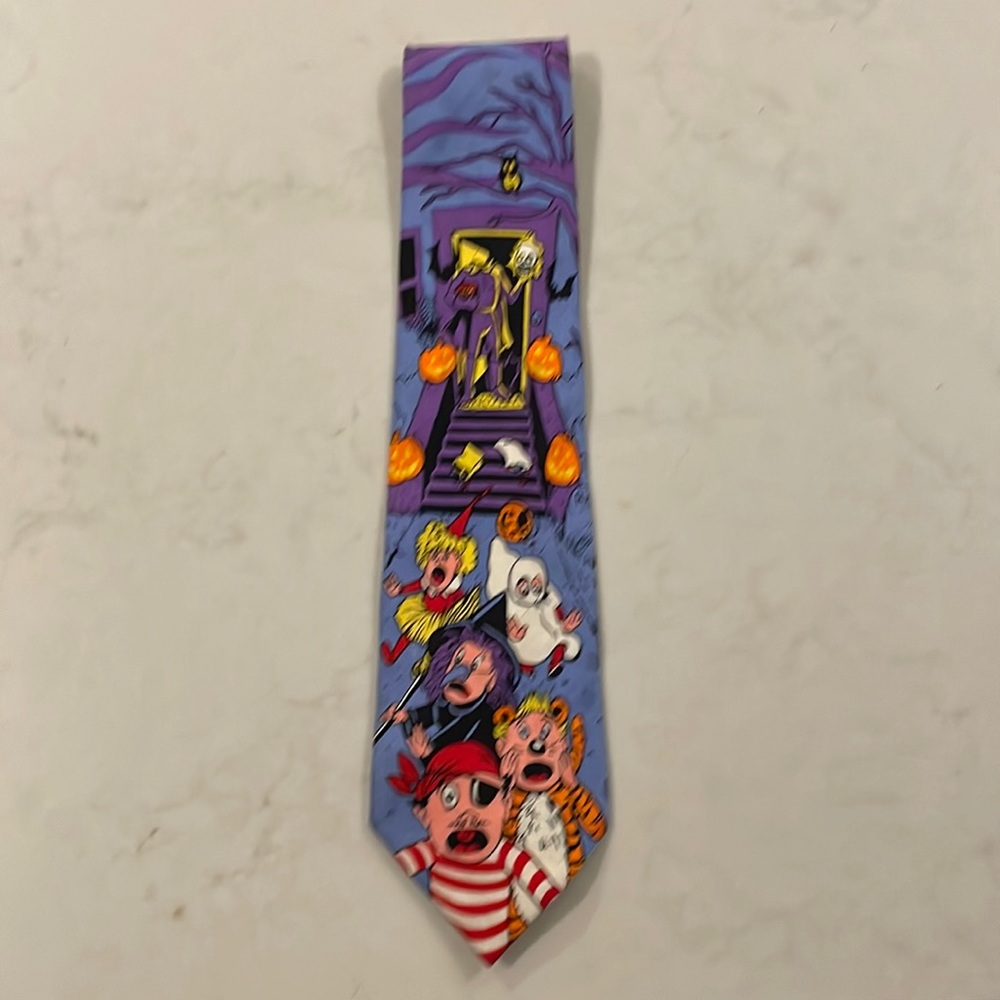 Halloween tie